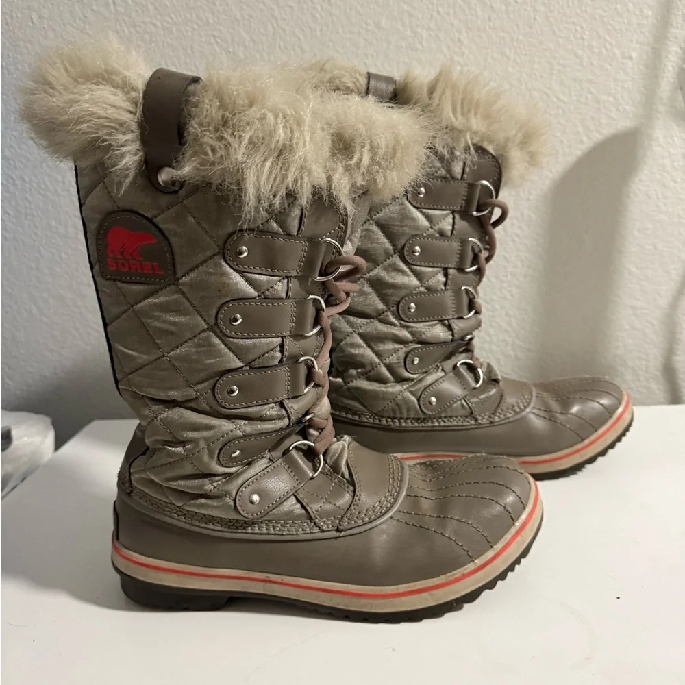Sorel Women's Tan and White Winter Boots - Picture 4 of 9